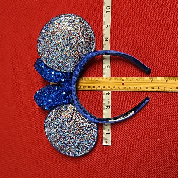 Disney Parks Commemorative 2020 Mouse Ears glitter sequins souvenir EUC WDW - Picture 3 of 7